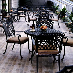 欧式风格铁艺成套桌椅三件套户外阳台休闲桌椅庭院桌椅组合休闲椅