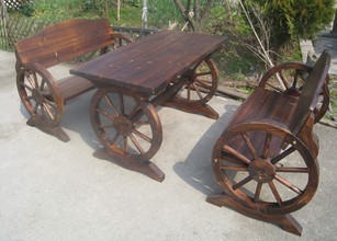 实木桌椅套件车轮椅碳化仿古木工艺户外园艺桌椅特价批发出售