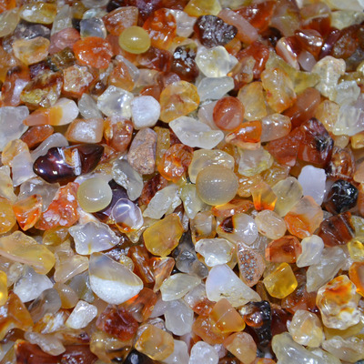 纯天然红玛瑙碎石供佛散装红玛瑙原矿红色碎水晶消磁碎水晶鱼缸石