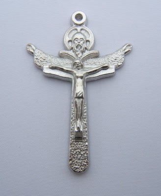 特价天主教基督教圣物圣父圣子圣神三位一体耶稣十字架圣像项坠