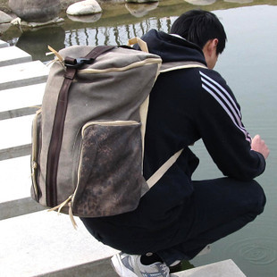 帆布男士双肩背包大容量旅行男式包水桶型学生书包韩版2013新款潮