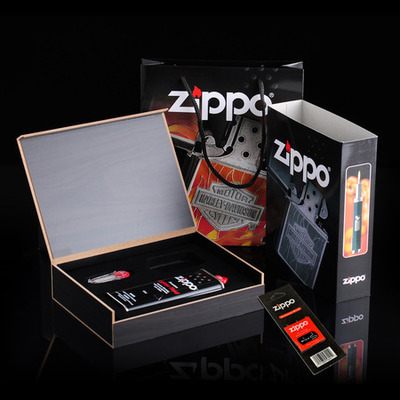 原装正品ZIPPO打火机礼盒套装 (133ml油+火石+提袋+礼盒) 35元