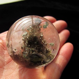3.8cm天然白水晶球 全包裹棕色幽灵 绿幽灵七彩虹晶中晶共生球