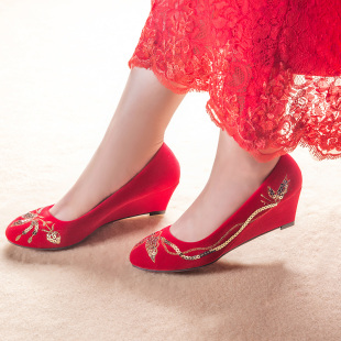 雅艺坊夏季新款中式传统结婚鞋复古龙凤绣花鞋新娘鞋女单鞋大红色