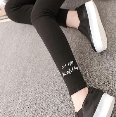 2015秋季新款韩版个性印花字母刺绣弹力打底裤百搭黑色修身小脚裤