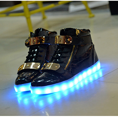 冬季七彩男女发光鞋高帮夜光板鞋荧光鞋LED灯情侣韩版USB充电