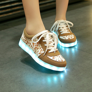 七彩发光鞋女夏LED灯鞋女USB充电夜光鞋荧光板鞋休闲跳舞鬼舞步鞋