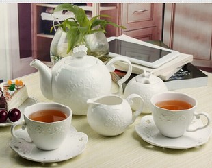新品蝴蝶浮雕骨瓷咖啡杯碟套具典雅茶壶7件套糖罐奶壶茶壶杯碟
