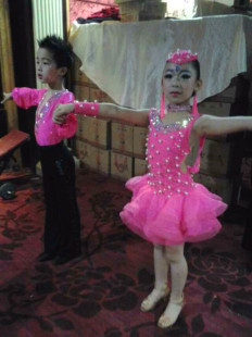 新款女童比赛服表演服女拉丁舞服定做珍珠儿童 少儿拉丁舞演出服
