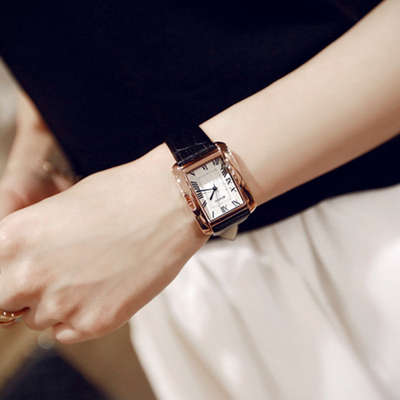 正品韩版时尚女士时装手表 复古方形表盘女表 真皮带气质百搭腕表