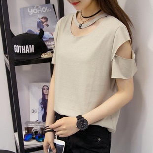 39026模特实拍韩版女装领口M字镂空项链露肩短袖T恤女装包