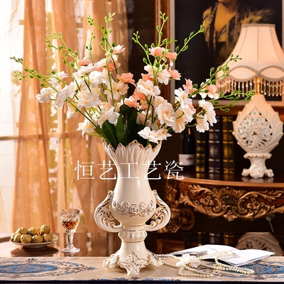 现代时尚家居陶瓷花瓶装饰摆件经典玫瑰浮雕手绘玫瑰陶瓷花瓶