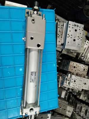 SMC CDNA2B40-150-D带锁气缸 拉杆杠 CNA2-40D-UA 拆机件
