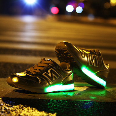 欧美夜光鞋荧光鞋LED情侣鞋流行男鞋休闲板鞋充电USB灯光鞋包邮鞋