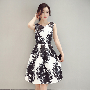 2016夏季新款女装韩版修身显瘦圆领无袖A字蓬蓬裙黑白印花连衣裙