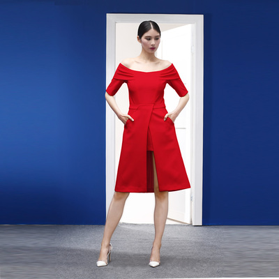 YE'S品牌官方直营店叶谦个人原创设计红色一字裸肩A摆连衣裙