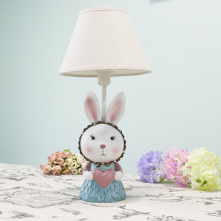 简约咻咻兔子树脂台灯儿童房卧室床头灯卡通创意时尚家居装饰礼品