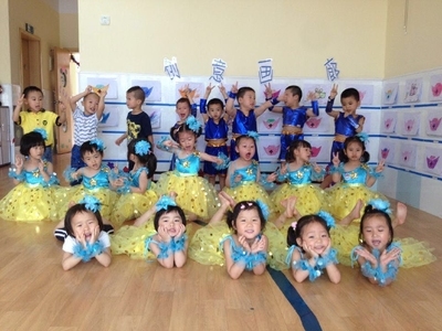 六一儿童节学生舞蹈服装幼儿新款闪亮蓬蓬裙女童表演舞台演出服