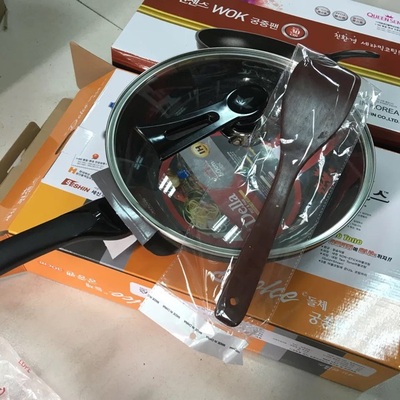 韩国本土 SESHIN炒锅 麦饭石锅 不粘锅 煤气电磁炉两用 带锅盖！