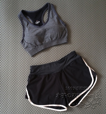 夏季女瑜伽服两件套装健身房跑步运动上衣假两件双层短裤防震文胸