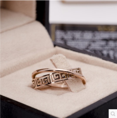 韩版时尚玫瑰金戒指女18K彩金长城纹食指戒双指环钛钢复古不褪色