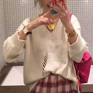 2016韩国东大门代购秋季女装新款破洞V领鸡心领长袖针织打底毛衣